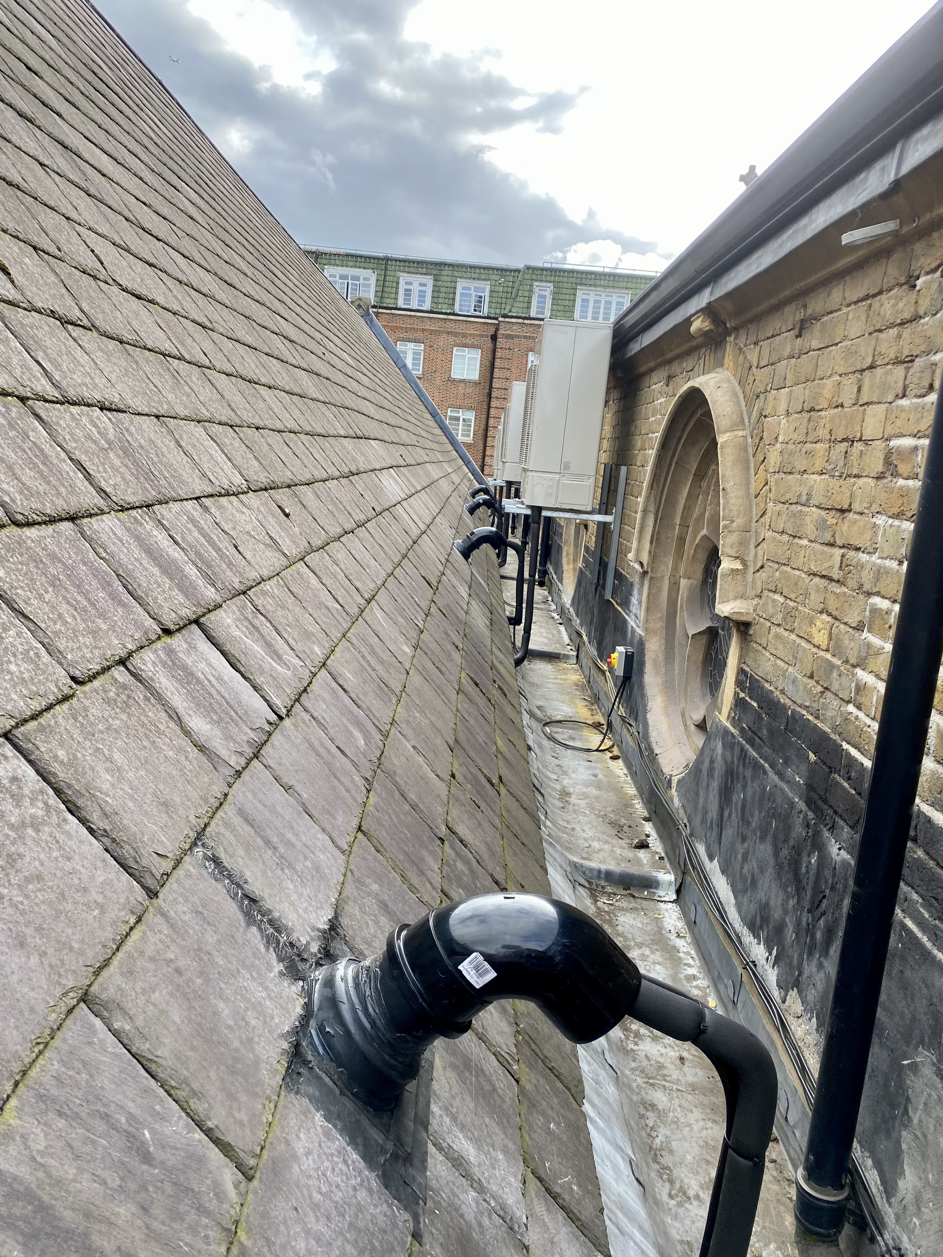 Commercial air conditioning engineer Caterham
